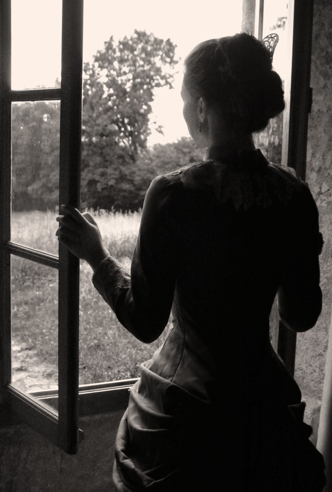 Lady at the window_small