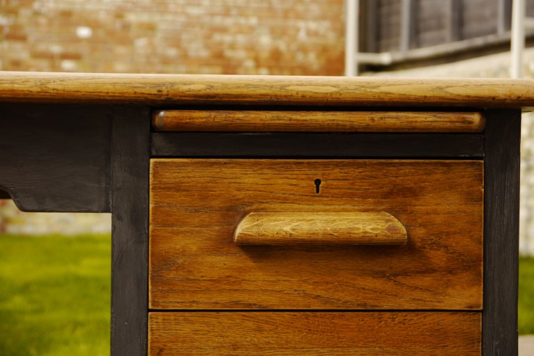 4 Painted the legs with chalk paint