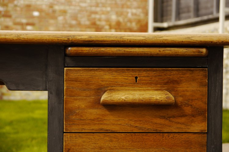 4 Painted the legs with chalk paint